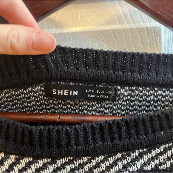 Cute sweater - Picture 2 of 4